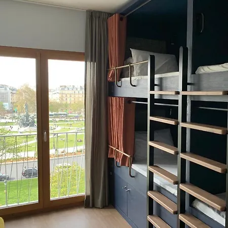 The People - Nation * פריז