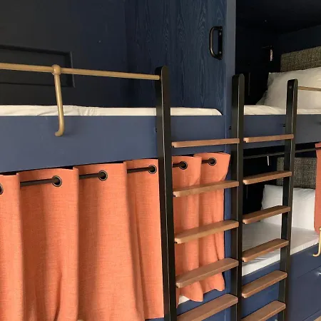 The People - Nation אכסניה *