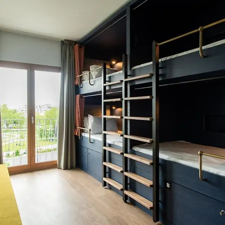 אכסניה The People - Nation *