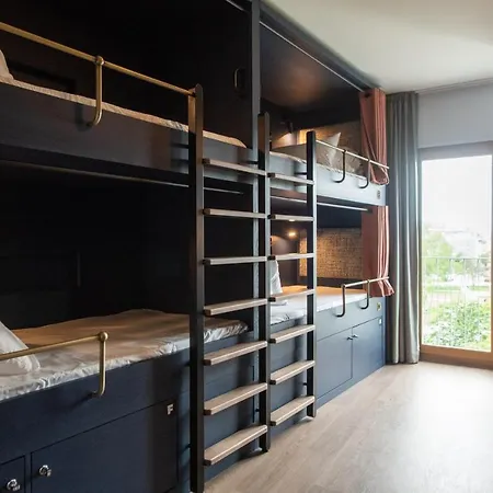 The People - Nation פריז