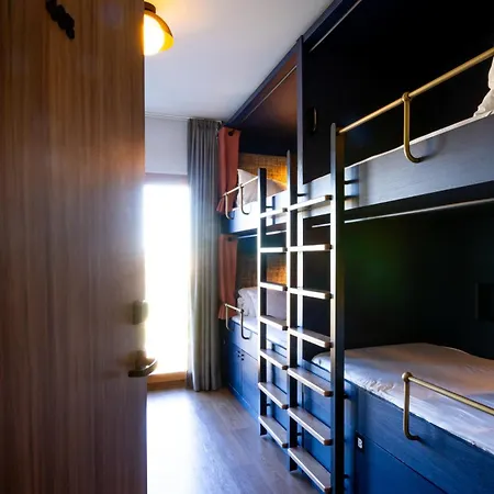 The People - Nation פריז