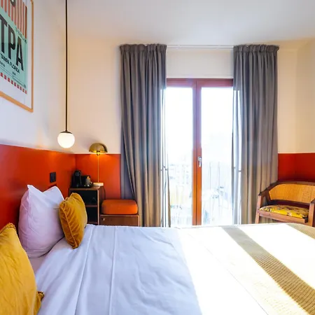 The People - Nation * פריז