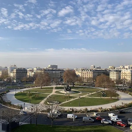 The People - Nation אכסניה