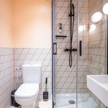 The People - Nation אכסניה *