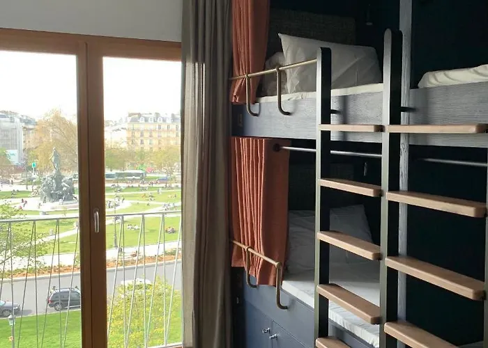 The People - Nation * 파리