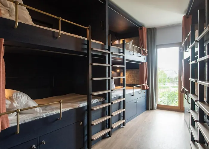 The People - Nation 파리