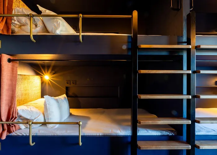 The People - Nation 호스텔 파리